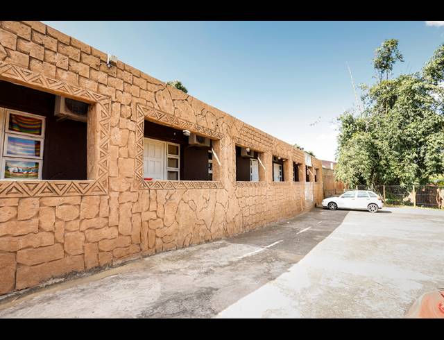 2,500M² GUESTHOUSE FOR SALE IN MORNINGSIDE
